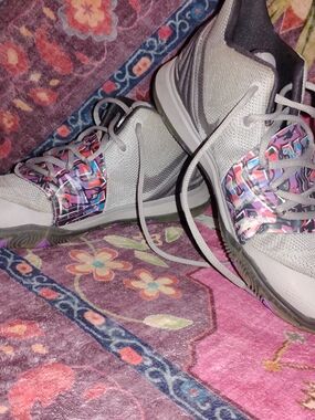 Nike Kyrie 5 "Graffiti" Sz 6.5Y